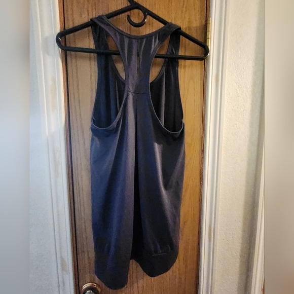 Guc N.Y.L. athletic top sz small - Picture 2 of 3